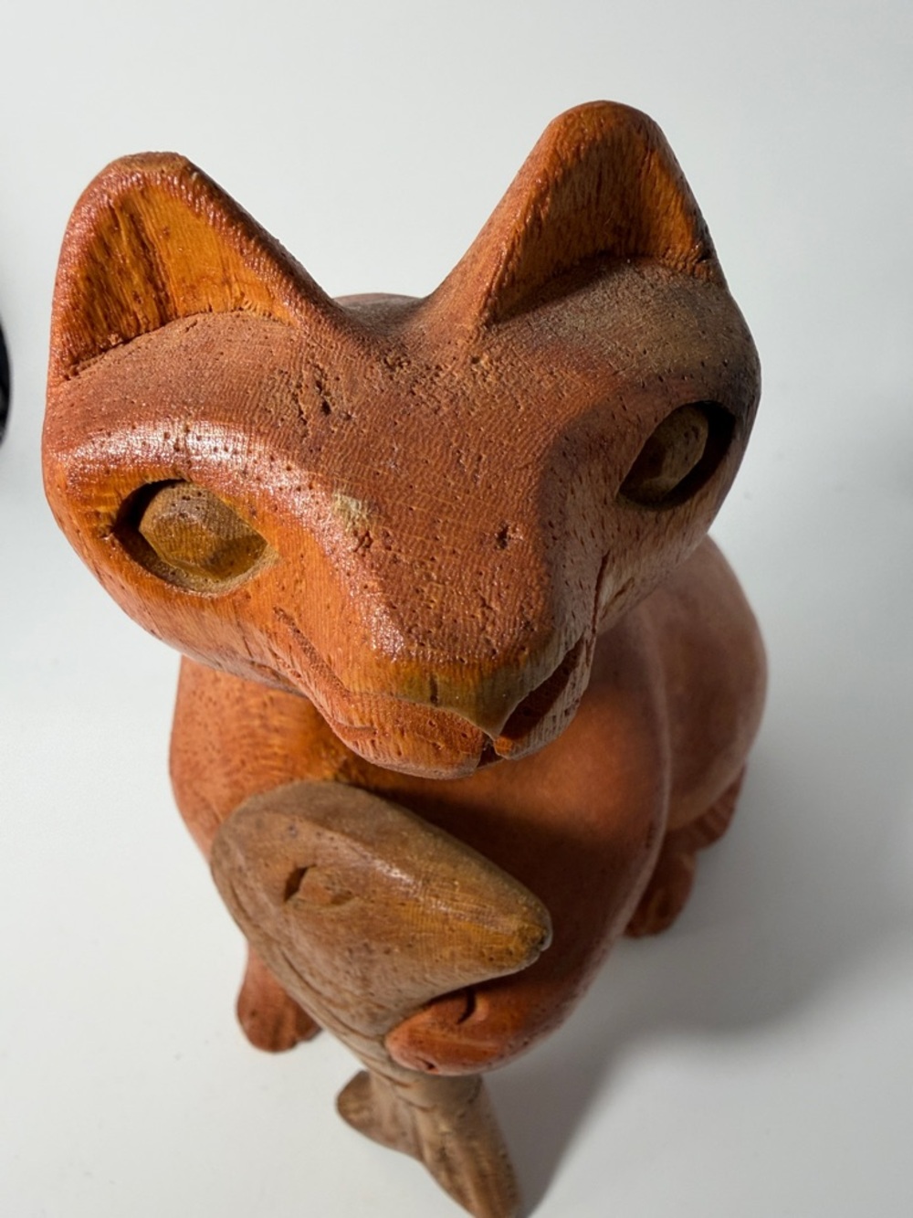 Cat with Fish Wooden Carving - Picture 5 of 5